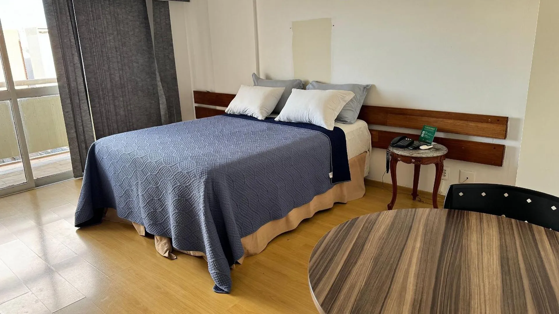 Flat Particular Hotel Saint Paul contacts