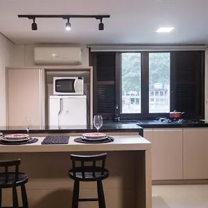 https://studio-em-frente-a-lagoa-da-conceicao-com-cozinha.santa-catarina-brasil.com